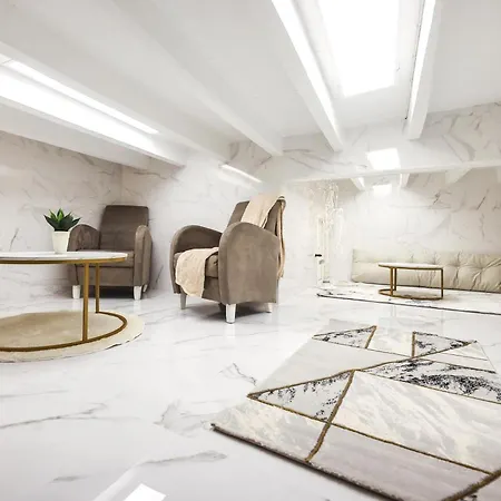 Dina House Appartamento *